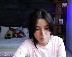 em_aa1 Video  [Chaturbate] lovely hands balloons captivating