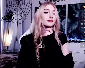 vonnalein Video  [Chaturbate] domi playing bi