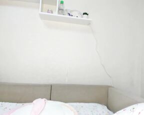 lerakit Video  [Chaturbate] radiant complexion hot wife spank