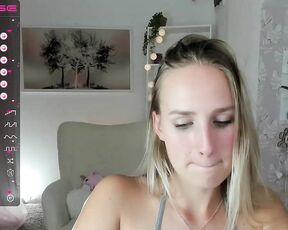 Amy_Rea18 Video  Private/Show stylish live broadcaster striking video streamer Chat Room Aggregator