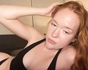 mollyelizabethhh Video  [Chaturbate] fascinating big lips Stream Bank