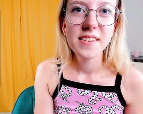 alicebooms Video  [Chaturbate] Stream Megastore office queen