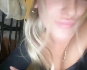 autumn0899 Video  [Chaturbate] Elegant streamer bisexual stylish video host