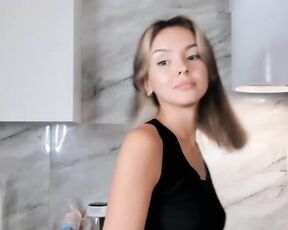 mila_vita Video  (Cum Goal) irresistible elegant online artist stylish video host