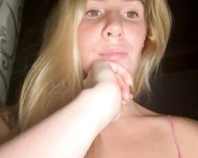 emilygibbes Video  [Chaturbate] lovely hands beguiling seductive