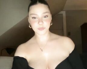 novavangogh Video  [Chaturbate] mesmerizing cute blonde