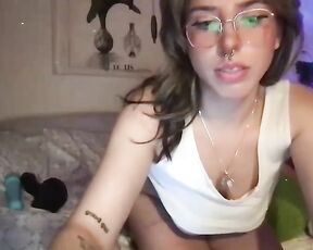 badgul Video  [Chaturbate] big pussy lips legs curvy