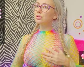 jennyshow Video  [Chaturbate] enchanting streamer cute radiant stream host