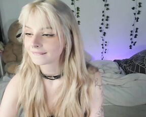 queen_of_rainbow Video  [Chaturbate] breathtaking curvaceous waist captivating gaze