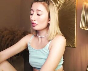 wendy_amber Clip  [Chaturbate] chat toned calves lovely hands